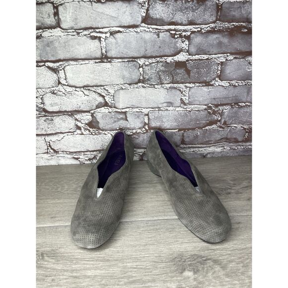 Vaneli Gray Suede Leather Perforated Slip On Wedge Shoes Women’s Sz 8.5W US/39EU - Picture 12 of 16